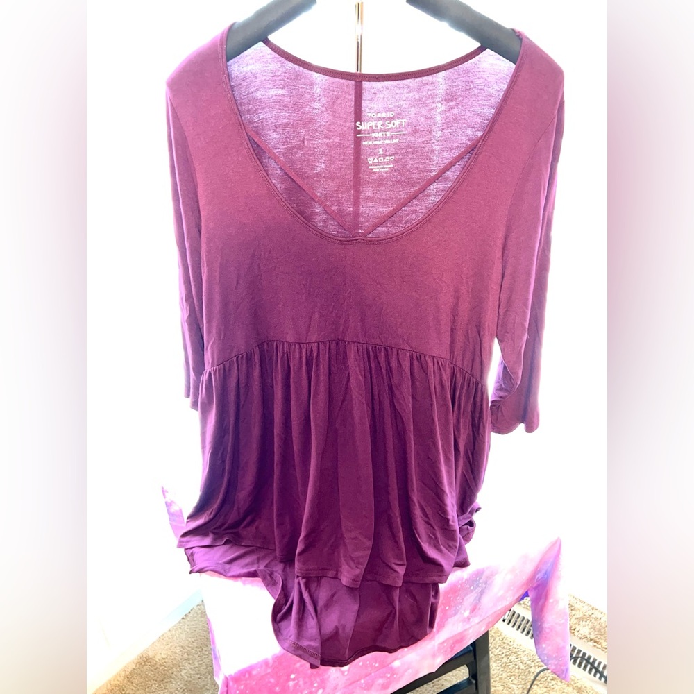Torrid size 1 super soft baby doll top hi/low magenta color